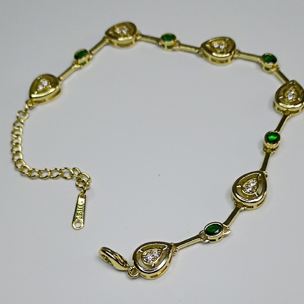 Elegant 18K Gold Plated Green & Clear CZ's Bracelet 🚨